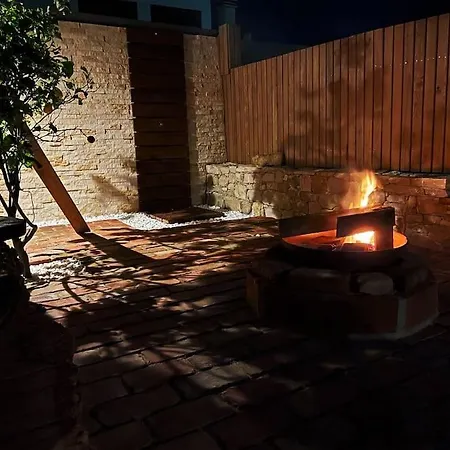Casa Em Madeira Com Jardim Privado Vakantiehuis Peniche