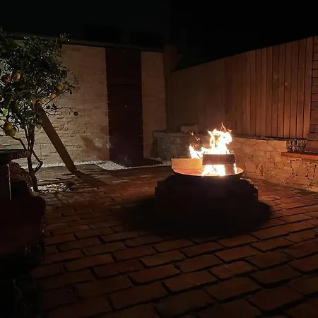 Nyaraló Casa Em Madeira Com Jardim Privado Peniche