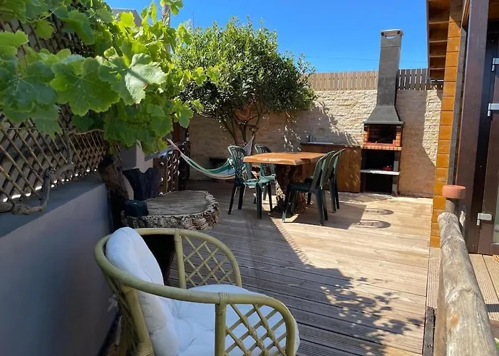 Holiday home Casa Em Madeira Com Jardim Privado