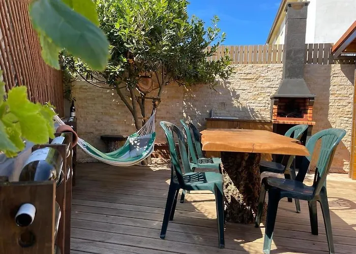 Holiday home Casa Em Madeira Com Jardim Privado Peniche