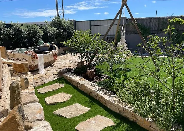 Casa Em Madeira Com Jardim Privado *