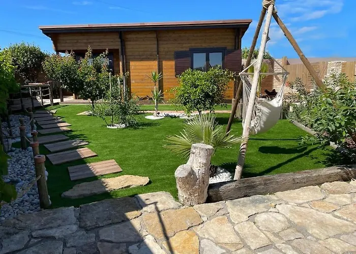 Casa Em Madeira Com Jardim Privado Holiday home *